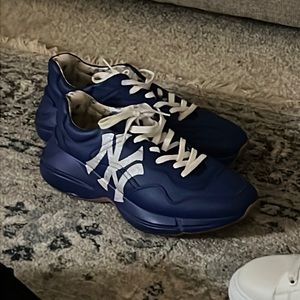 Meet your Posher, Derrick